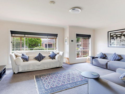 Walling-Clifton Gardens - Backing Onto Golf Course - Accommodation QLD 0