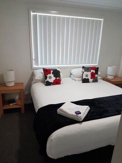 Wallsend Executive Apartments - Accommodation QLD 2