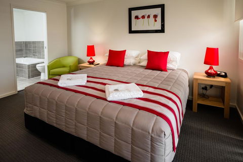 Wallsend Executive Apartments - Accommodation QLD 0