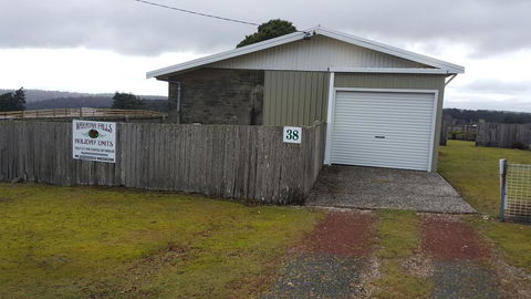 Waratah Falls Holiday Unit - Accommodation QLD 1