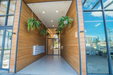 Warm Soul, 1badAPT In The Heart Of Eastwood, P, WIFI - Accommodation QLD 3