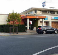 Warners Bay Hotel - Accommodation QLD