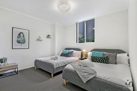 WARRICK FRAM 3 BEDS APT FREE PARKING WALK TO WESTFIELD CLOSE TO HOSPITAL NWF003 - Accommodation QLD 2