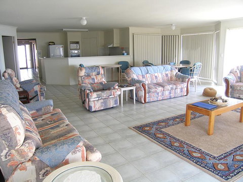 Water View House @ Orient Point - Accommodation QLD 2