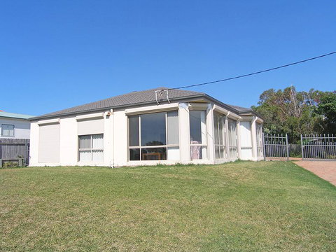 Water View House @ Orient Point - Accommodation QLD 1