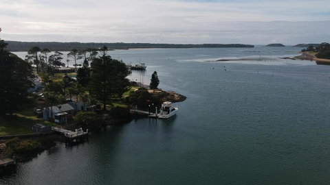 Waterfront Cottages - Accommodation QLD 2
