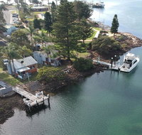 Waterfront Cottages - Accommodation QLD