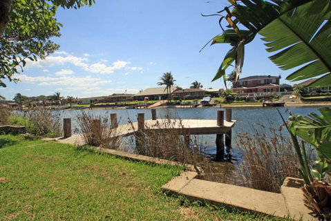 Waterfront Delight On Cater - Accommodation QLD 1