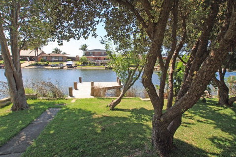 Waterfront Delight On Cater - Accommodation QLD 0