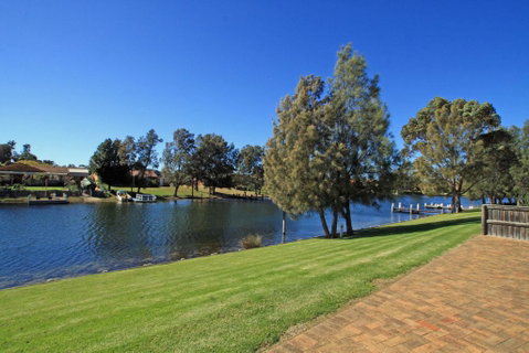 Waterfront Getaway In Sussex - Accommodation QLD 2