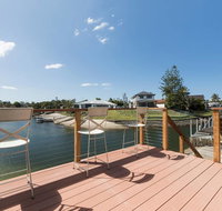 Waterfront Retreat - Accommodation QLD