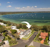Waterfront Serenity - Luxury home with Grand Views - Accommodation QLD