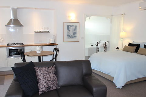 Amelina Cottages - Accommodation QLD 25