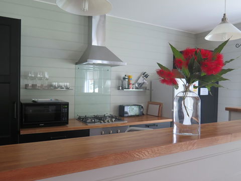 Amelina Cottages - Accommodation QLD 17