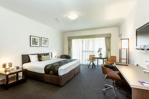 Blazing Stump Motel & Suites - Accommodation QLD 0