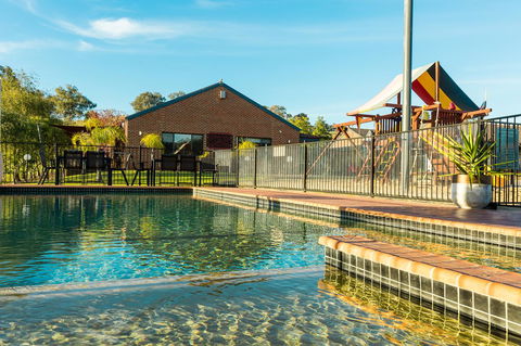 Blazing Stump Motel & Suites - Accommodation QLD 6