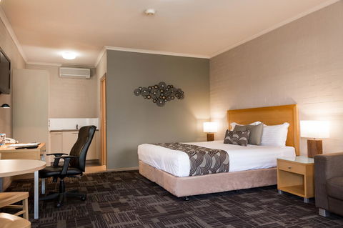 Blazing Stump Motel & Suites - Accommodation QLD 15