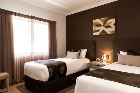Blazing Stump Motel & Suites - Accommodation QLD 1