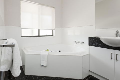 Blazing Stump Motel & Suites - Accommodation QLD 33