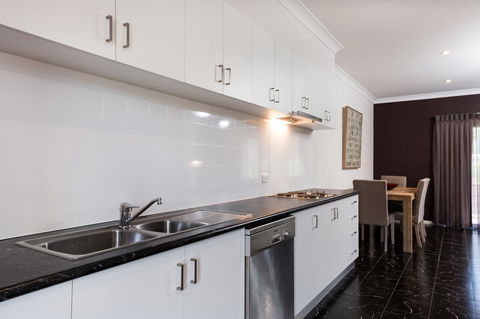 Blazing Stump Motel & Suites - Accommodation QLD 31