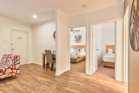 Blazing Stump Motel & Suites - Accommodation QLD 4