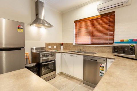 Blazing Stump Motel & Suites - Accommodation QLD 2
