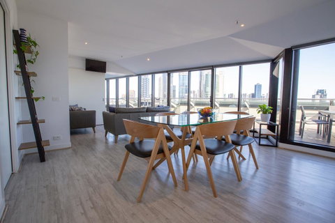 Flinders Luxury Penthouse - Accommodation QLD 0