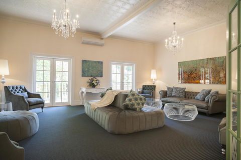 Oscar\'s On The Yarra - Accommodation QLD 4