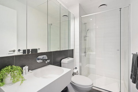 Complete Host Manhattan Apartments - Accommodation QLD 10