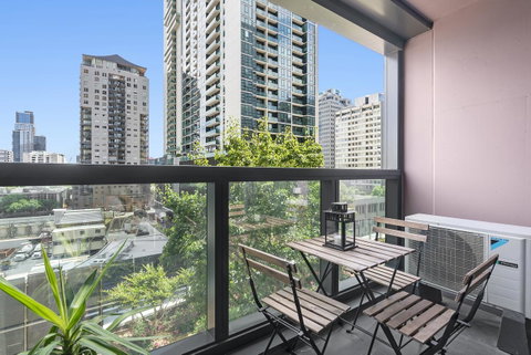 Complete Host Manhattan Apartments - Accommodation QLD 7