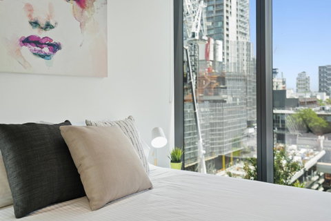 Complete Host Manhattan Apartments - Accommodation QLD 1