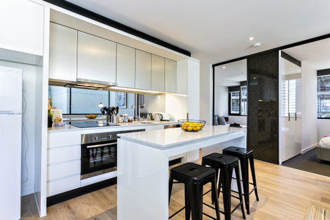 Complete Host Manhattan Apartments - Accommodation QLD 22