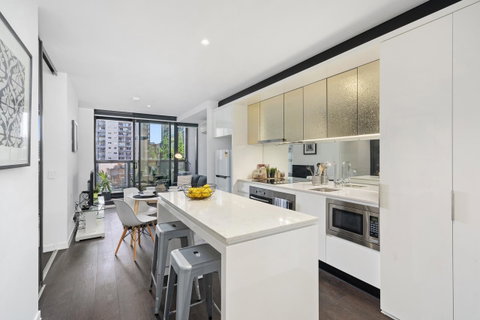 Complete Host Manhattan Apartments - Accommodation QLD 4