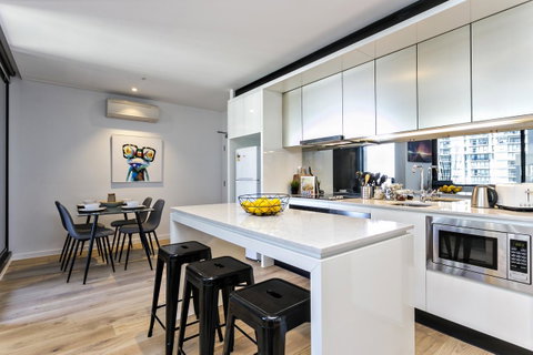 Complete Host Manhattan Apartments - Accommodation QLD 18