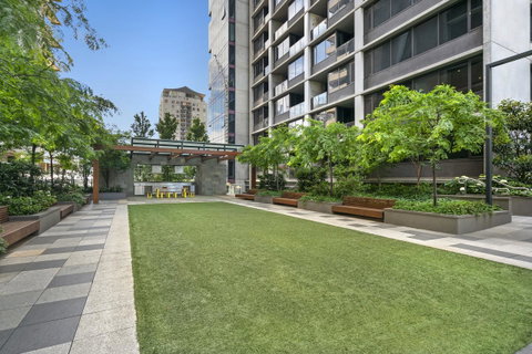 Complete Host Manhattan Apartments - Accommodation QLD 16