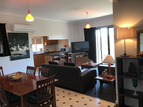 Hillâ€™s Creek Holiday Home - Accommodation QLD 8