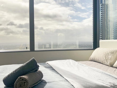 CBD Spacious 3 Bedrooms-Breathtaking View Gym Pool - Accommodation QLD 24