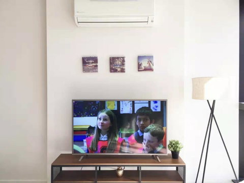 CBD Spacious 3 Bedrooms-Breathtaking View Gym Pool - Accommodation QLD 40