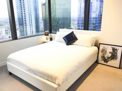 CBD Spacious 3 Bedrooms-Breathtaking View Gym Pool - Accommodation QLD 1