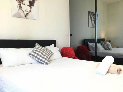 CBD Spacious 3 Bedrooms-Breathtaking View Gym Pool - Accommodation QLD 6