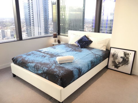 CBD Spacious 3 Bedrooms-Breathtaking View Gym Pool - Accommodation QLD 3