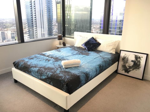 CBD Spacious 3 Bedrooms-Breathtaking View Gym Pool - Accommodation QLD 0
