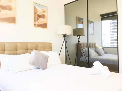 CBD Spacious 3 Bedrooms-Breathtaking View Gym Pool - Accommodation QLD 20