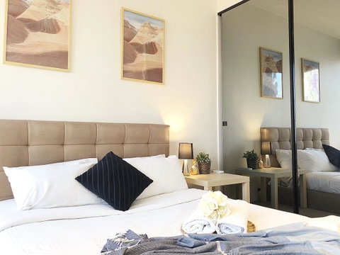 CBD Spacious 3 Bedrooms-Breathtaking View Gym Pool - Accommodation QLD 2