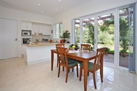 Waybourne- Vineyard And Winery - Accommodation QLD 19