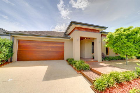 Newington Lakehouse - Accommodation QLD 0