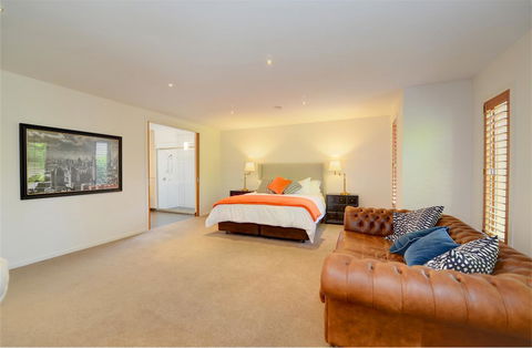 Newington Lakehouse - Accommodation QLD 14
