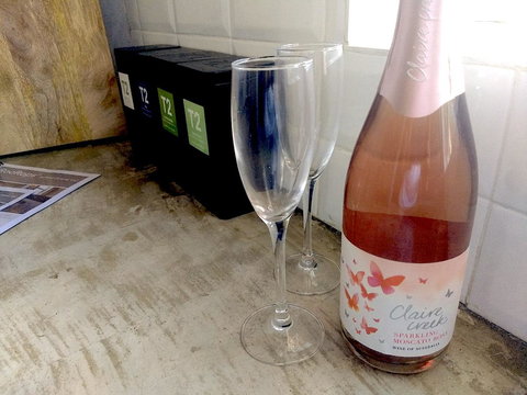 Rooftops - Accommodation QLD 7