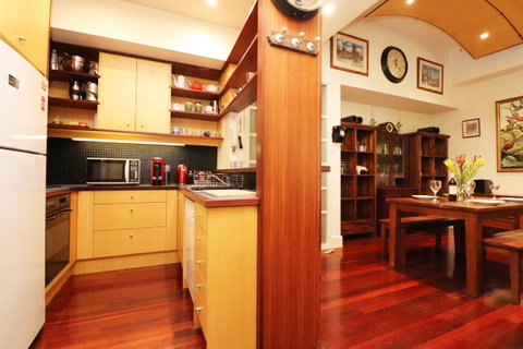 Majorca Magic On Flinders Lane - Rejuvenate Stays - Accommodation QLD 31