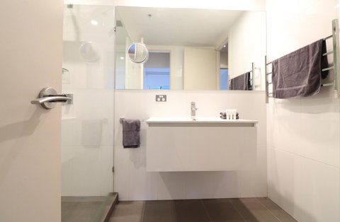 Majorca Magic On Flinders Lane - Rejuvenate Stays - Accommodation QLD 16